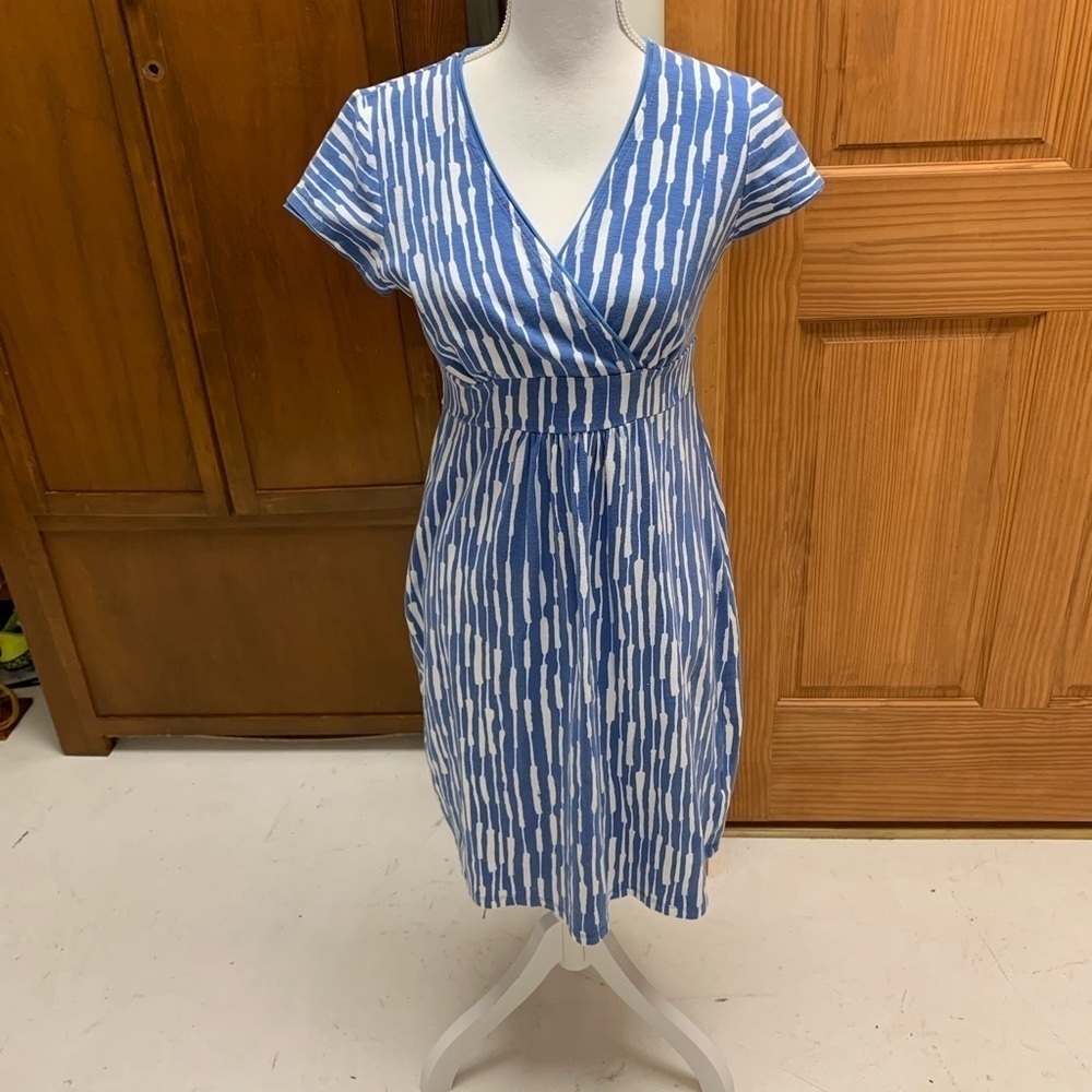 BODEN Striped summer dress size 6P 18 in pit L-35in ruched waist V neck